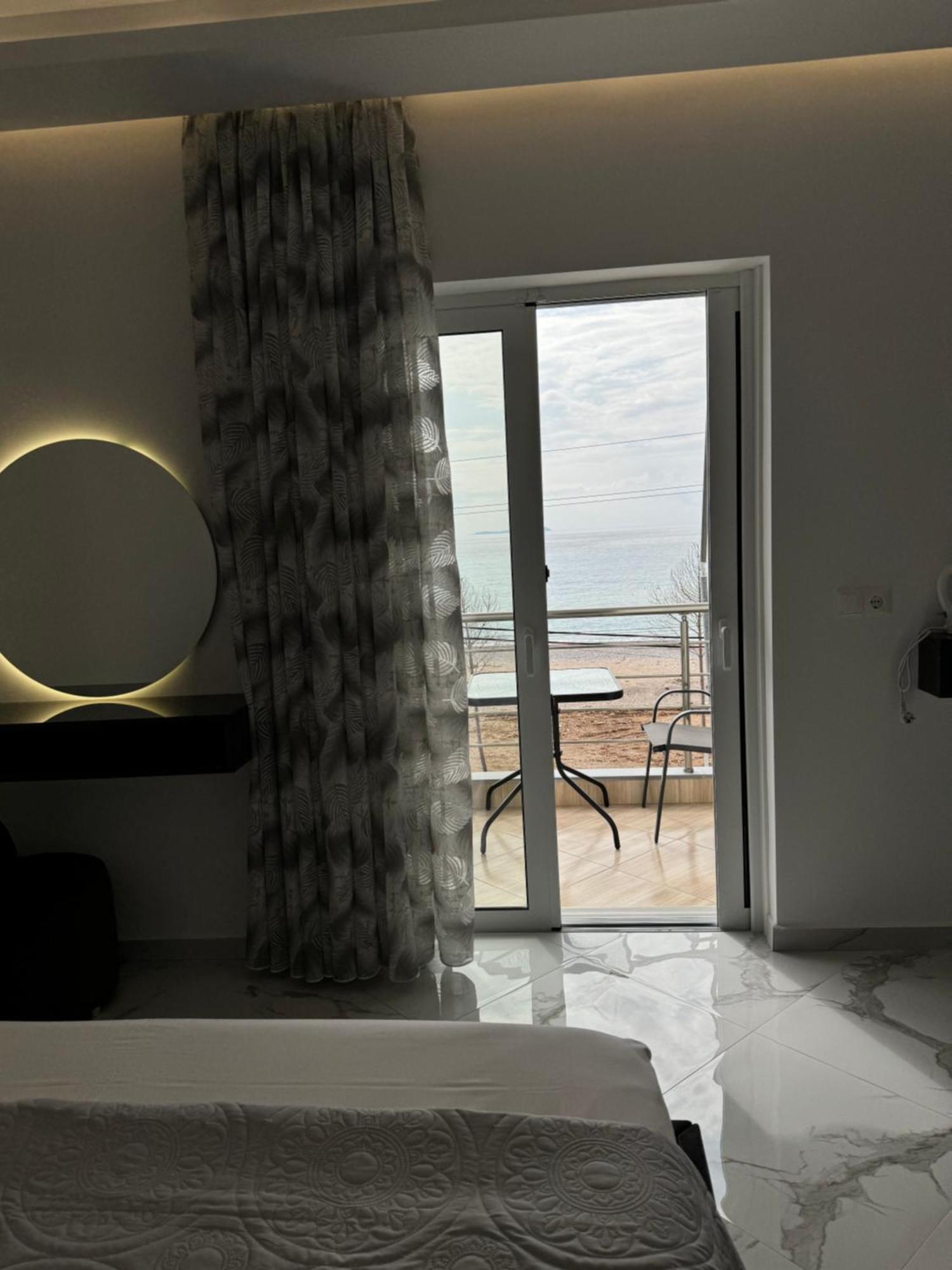 Ionian View B&B Himarë Oda fotoğraf