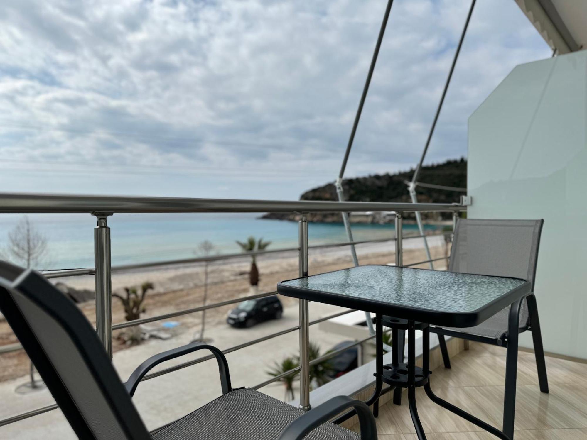 Ionian View B&B Himarë Oda fotoğraf